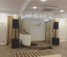 Караоке бар ОниЯ, г. Губкинский - Поставка звукового, светового, видео и сценического оборудования. Аудиовизуальные решения.