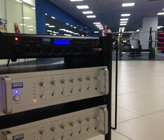 Фитнес клуб "Зарядка", г. Екатеринбург - Поставка звукового, светового, видео и сценического оборудования. Аудиовизуальные решения.