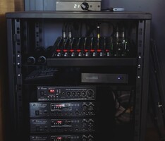 Кафе "КАЛАЧ, КАРАСЬ и шведские булочки", г. Тобольск - Поставка звукового, светового, видео и сценического оборудования. Аудиовизуальные решения.