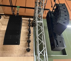 Актовый зал в корпусе Технолого-педагогического колледжа, г. Ханты-Мансийск - Поставка звукового, светового, видео и сценического оборудования. Аудиовизуальные решения.