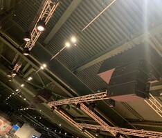 Фуд-маркет E-story, ТЦ "Гринвич"  - Поставка звукового, светового, видео и сценического оборудования. Аудиовизуальные решения.