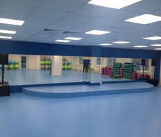 Фитнес клуб "Зарядка", г. Екатеринбург - Поставка звукового, светового, видео и сценического оборудования. Аудиовизуальные решения.