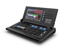 Chamsys MagicQ MQ250M Stadium Console - Поставка звукового, светового, видео и сценического оборудования. Аудиовизуальные решения.